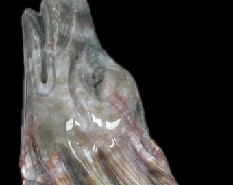 Bloodstone Howling Wolf Carving – 9” Crystal Figurine (845g) – Natural Stone for Display or Decor