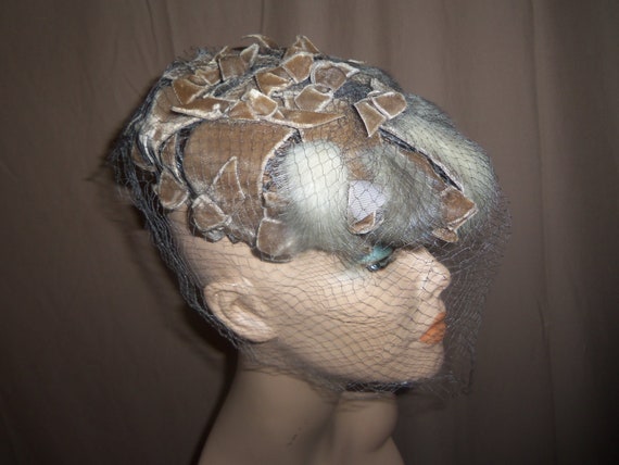 Vintage 1950s era Veiled Glamour Beige/Brown Velv… - image 5