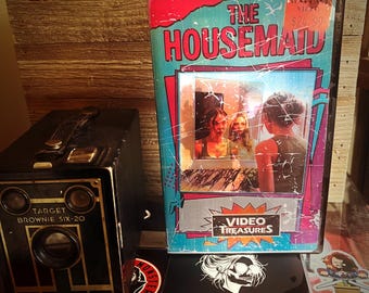Cinta VHS reproducible de The Housemaid / Arte de fan estilo años 90 / Cinta de película personalizada
