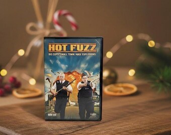 HOT Fuzz VHS - Exhibidor de películas artesanal - Regalo nostálgico de cine - Coleccionable funcional