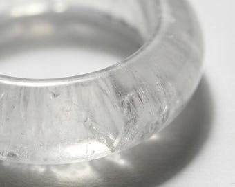 Anello in quarzo trasparente naturale, anello a fascia con gemma di cristallo, anello minimalista con pietra, anello impilabile fatto a mano, regalo di gioielleria unico per lei