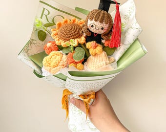 Crochet Graduation Flowers, Handmade Crochet Graduation Bouquet with Knitted Graduate Plush, Bachelor Hat Doll, Eternal Floral Keepsake