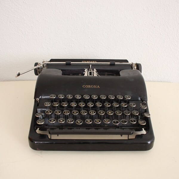 Sale // Black Typewriter // Vintage 1940s Corona Typewriter Standard