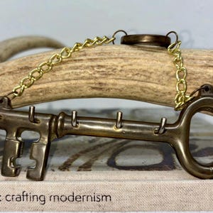 MCM Vintage Brass Skeleton Key Hook Wall Hanging 1970&#39;s Taiwan