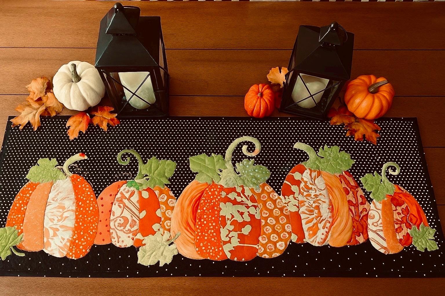 Harvest Bouquet Fall For Pumpkins Table Runner Kit - Hoffman Fabrics