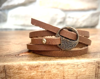 Läderarmband för kvinnor med personligt meddelande