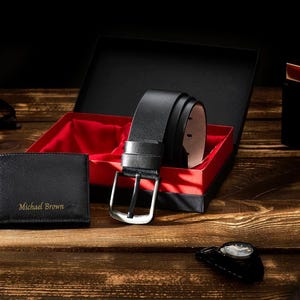 Cartera de cuero personalizada - Juego de cinturones - Regalo personalizado para él, cuero genuino de primera calidad, grabado de nombre, ideal para ocasiones especiales