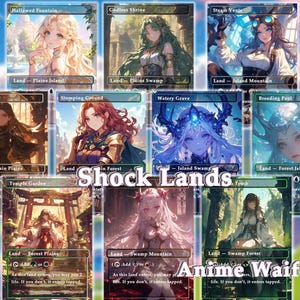 Pu&ograve; includere: Una collezione di nove carte da gioco a tema fantasy con illustrazioni in stile anime di donne. Le carte sono intitolate "Shock Lands" e "Anime Waifu".