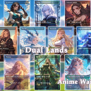 Pu&ograve; includere: Nove carte illustrate di Magic: The Gathering con donne in stile anime. Ogni carta &egrave; una carta di terreno doppia con una diversa combinazione di colori. Le carte sono disposte in una griglia con il testo "Dual Lands" e "Anime Waifu" in basso.