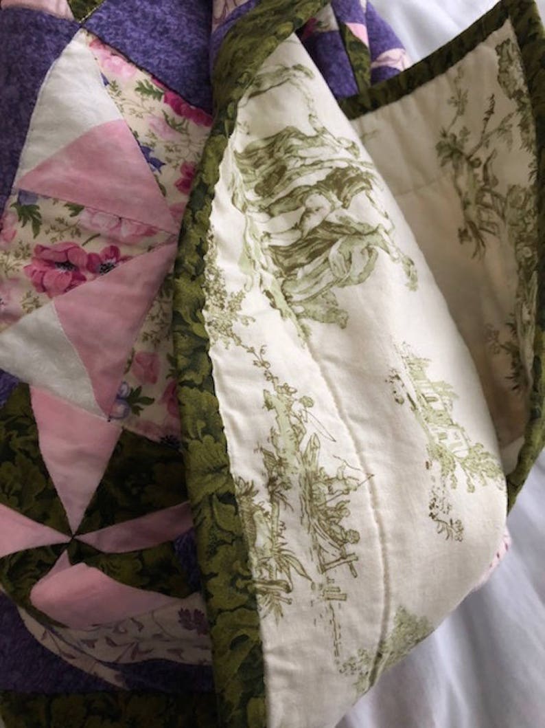 34x41 Reversible Purple Floral ToileTraditional Patchwork Quilt Home Office Decor Handmade Tabletopper Crib Lap Travel Kids Wall Size