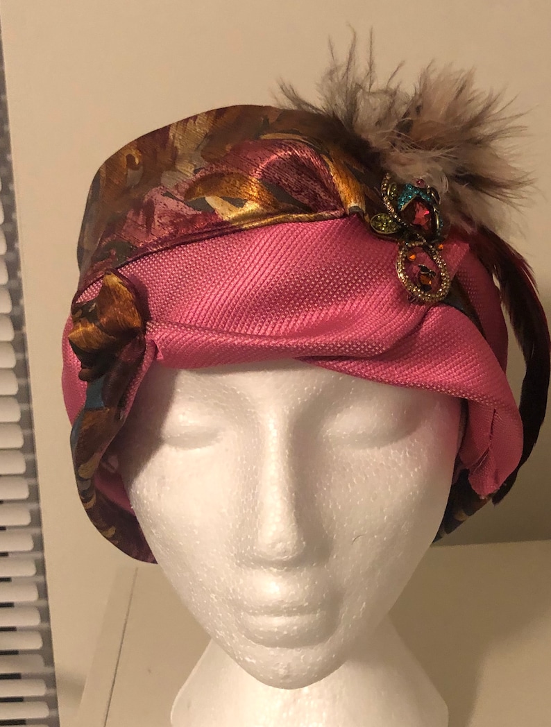 Owl Glam Pink Rust Red Feather Cloche Hat Silk Ladies SM MEDIUM Great Gatsby 1920/'s Women/'s Fashion Accessory Upcycled Necktie Millinery Fun