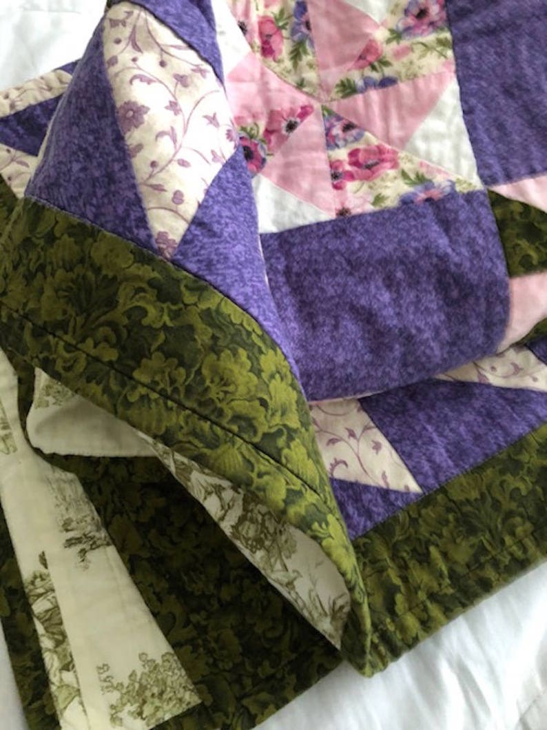 34x41 Reversible Purple Floral ToileTraditional Patchwork Quilt Home Office Decor Handmade Tabletopper Crib Lap Travel Kids Wall Size