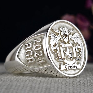 Custom Family Crest Ring in Sterling Silver – Personalized Heraldic Signet for Men/ Personal Crest Design in Polished 925 Silver
