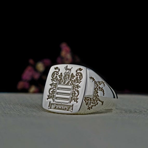 Custom Family Crest Ring: Personalized Silver & Gold Coat of Arms