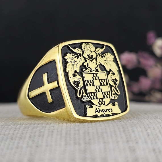 Custom Family Crest Ring: Personalized Gold & Silver Coat of Arms