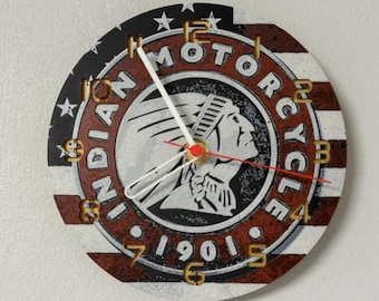 Zegar ścienny i biurkowy z motywem motocykla Indian – niestandardowy projekt HueForge wydrukowany w 3D – plik STL do pobrania