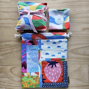 Scrappy Patchwork-dragskopåse • Handgjord projektpåse • Återanvändbar presentpåse • Återvunnet Kip + Co-tyg