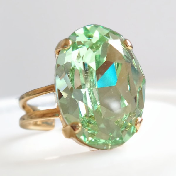 Mint green crystal cocktail Ring - light green crystal - crystal Ring - chrysolite green