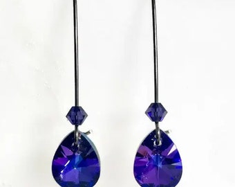 Boucles d'oreilles pendantes poire héliotrope violette sur bronze - Cristal Swarovski