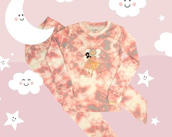 おばあちゃんが最高のハグをくれる、女の子のための妖精タイダイパジャマセット