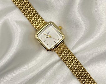 Women's Dainty Vintage Style Gold Bracelet Watch