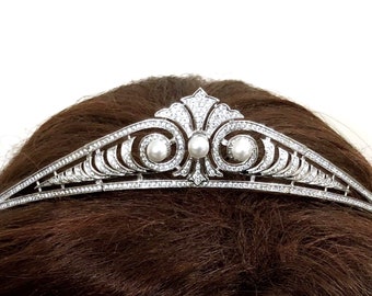 Art Deco Bridal Tiara, Royal Wedding Fleur De Lis Crown, 1920s Vintage Style Wedding Headpiece, Cubic Zirconia Pave Cz Hair Tiara, FLEURA