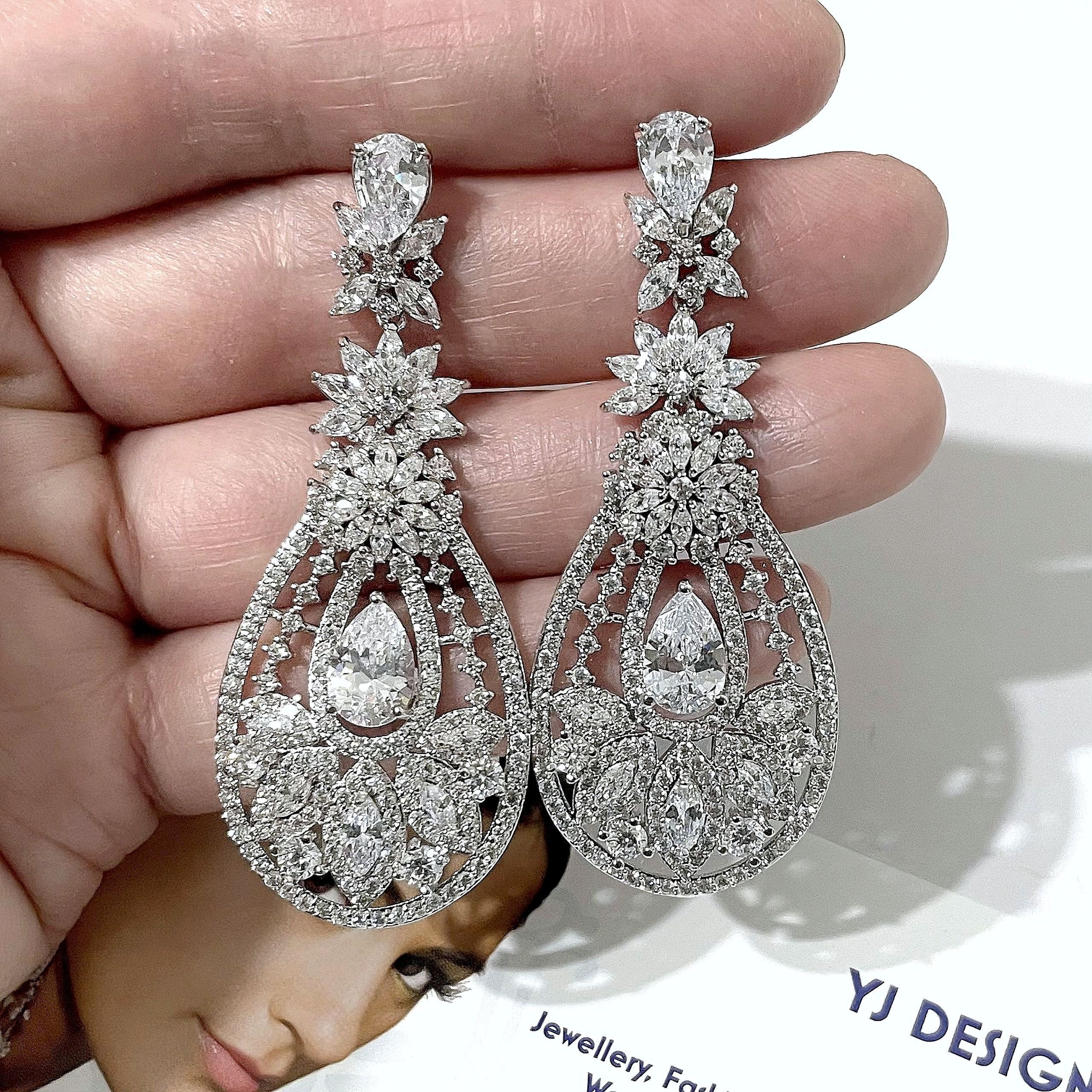 ◆VINTAGE HOLLYWOOD◆ Clear Bubble Earrings VH2336EA012B Blown Glass Earrings • Transparent Drop Earrings • Clear