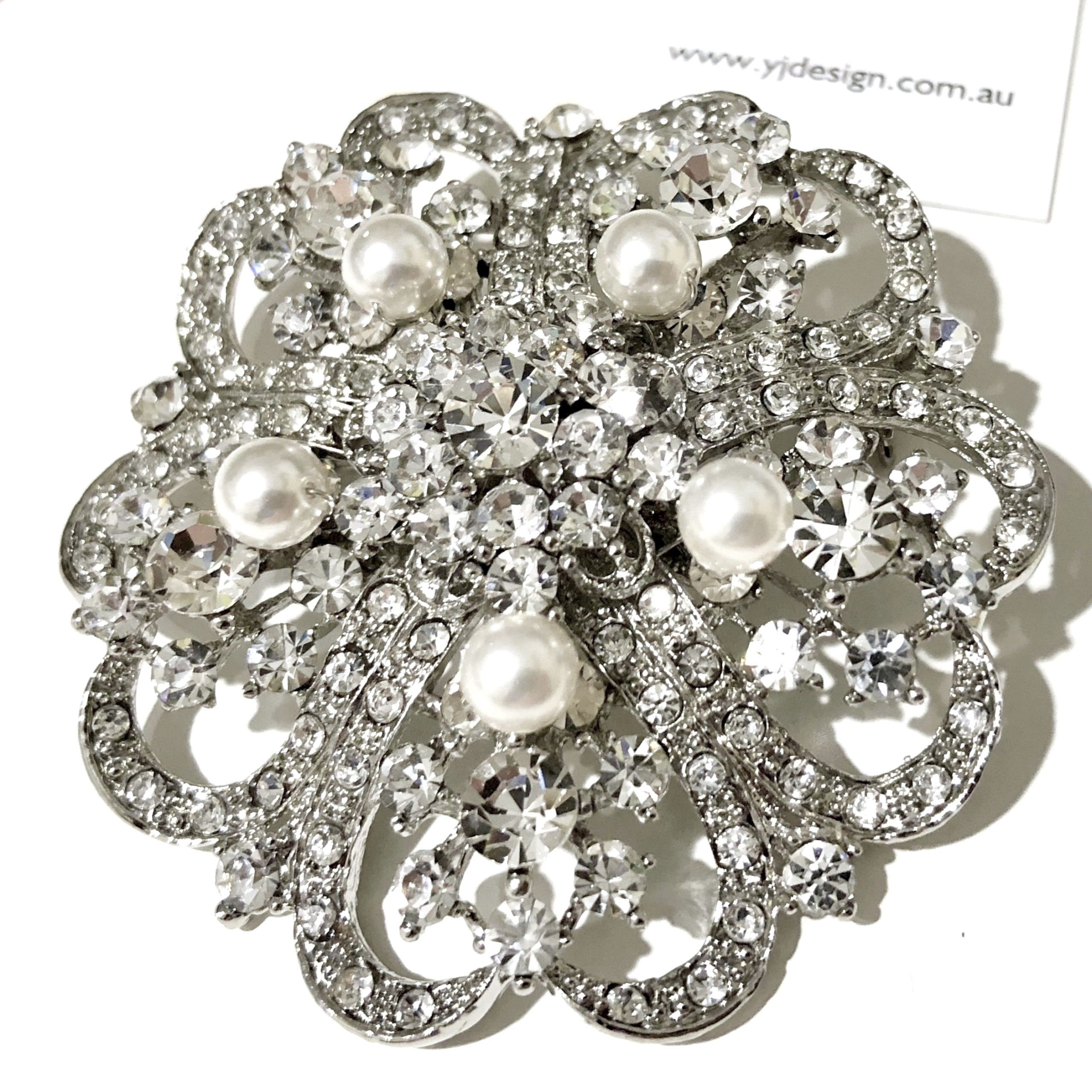 Crystal Flower Pins Brooch For Women - Pearl Party Brooch - Multicolor Butterfly Shape - Gifts Jewelry