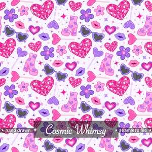 Może przedstawiać: Powtarzający się wzór z różowymi sercami w kształcie kuli dyskotekowej, okularami przeciwsłonecznymi w kształcie serca, butami, kwiatami i ustami na białym tle. Wyświetlany jest tekst "Cosmic Whimsy". Ręcznie rysowany wzór.