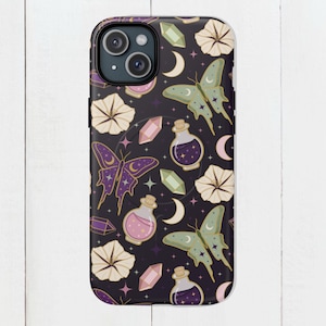 Witchy Luna Moth MagSafe-skal lila iPhone 17 16 15 14 13 Skyddande glansig matt finish Midnight Apothecary Celestial Potions Moon Flowers
