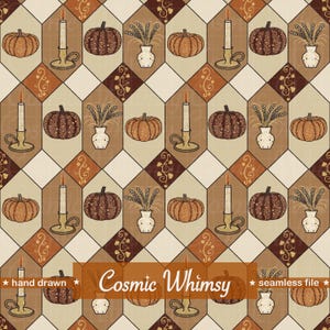 Può includere: Un motivo continuo con una griglia a rombi che ripete illustrazioni di zucche, candele accese in portacandele e spighe di grano in vasi. La tavolozza dei colori include tonalità marroni, beige e crema. Il testo Cosmic Whimsy è visibile.