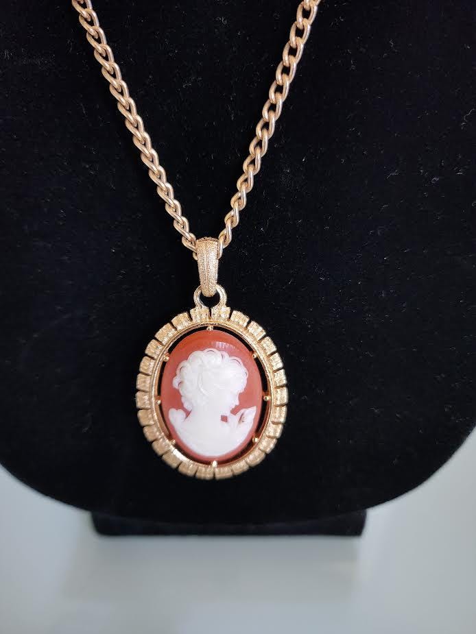 Collier Vintage Avon En Métal émaillé Rouge Et Noir - Chaîne Dorée - Occasion