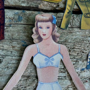 Vintage Paper Doll jaren 50 plus outfits met tabbladen, dames, goed voor scrapbooking of kaarten maken
