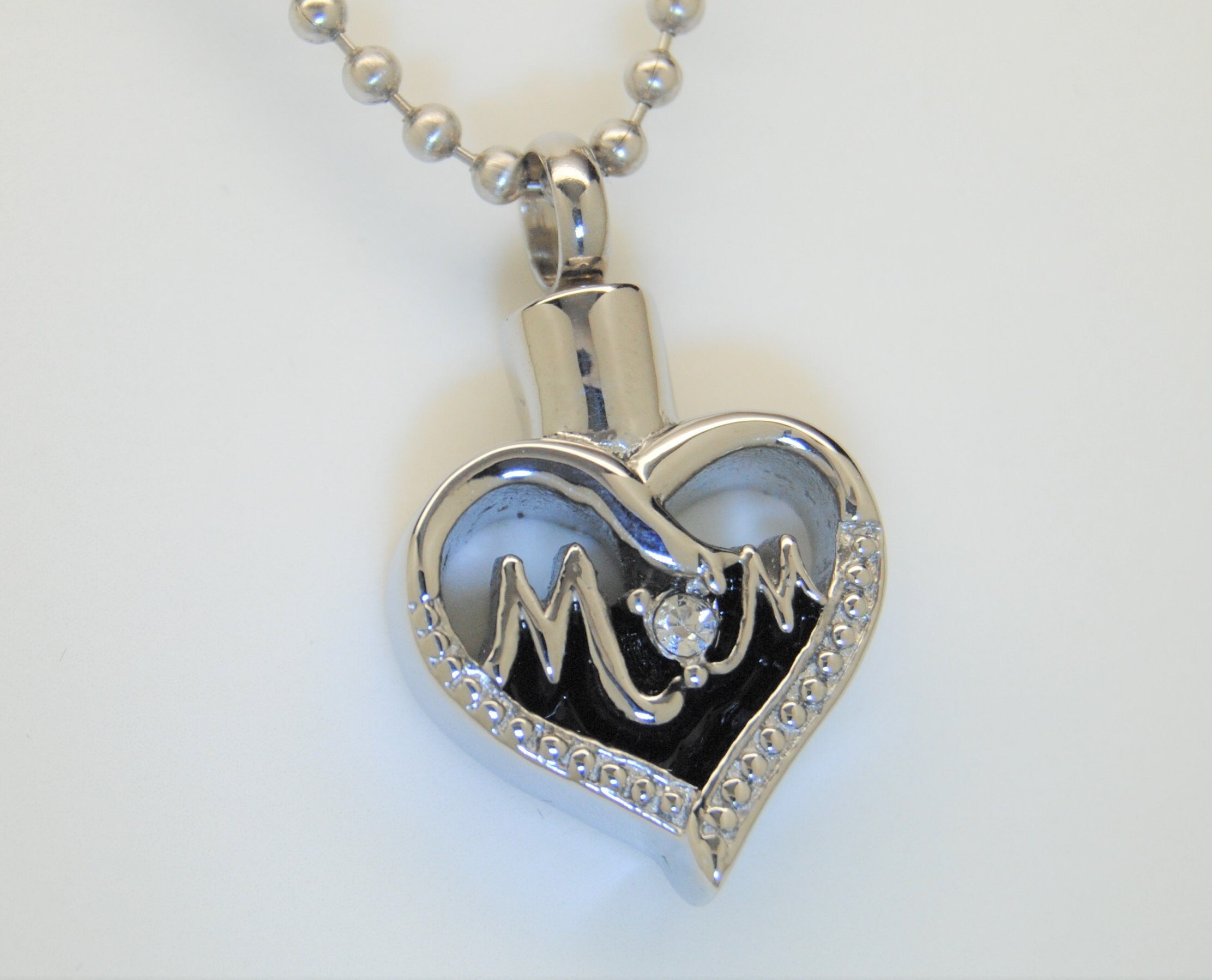 Mom Cremation Urn Necklace Mom Ashes Keepsake Memorial Jewelry mom-cremation-urn-necklace-mom-ashes-keepsake-memorial-jewelry