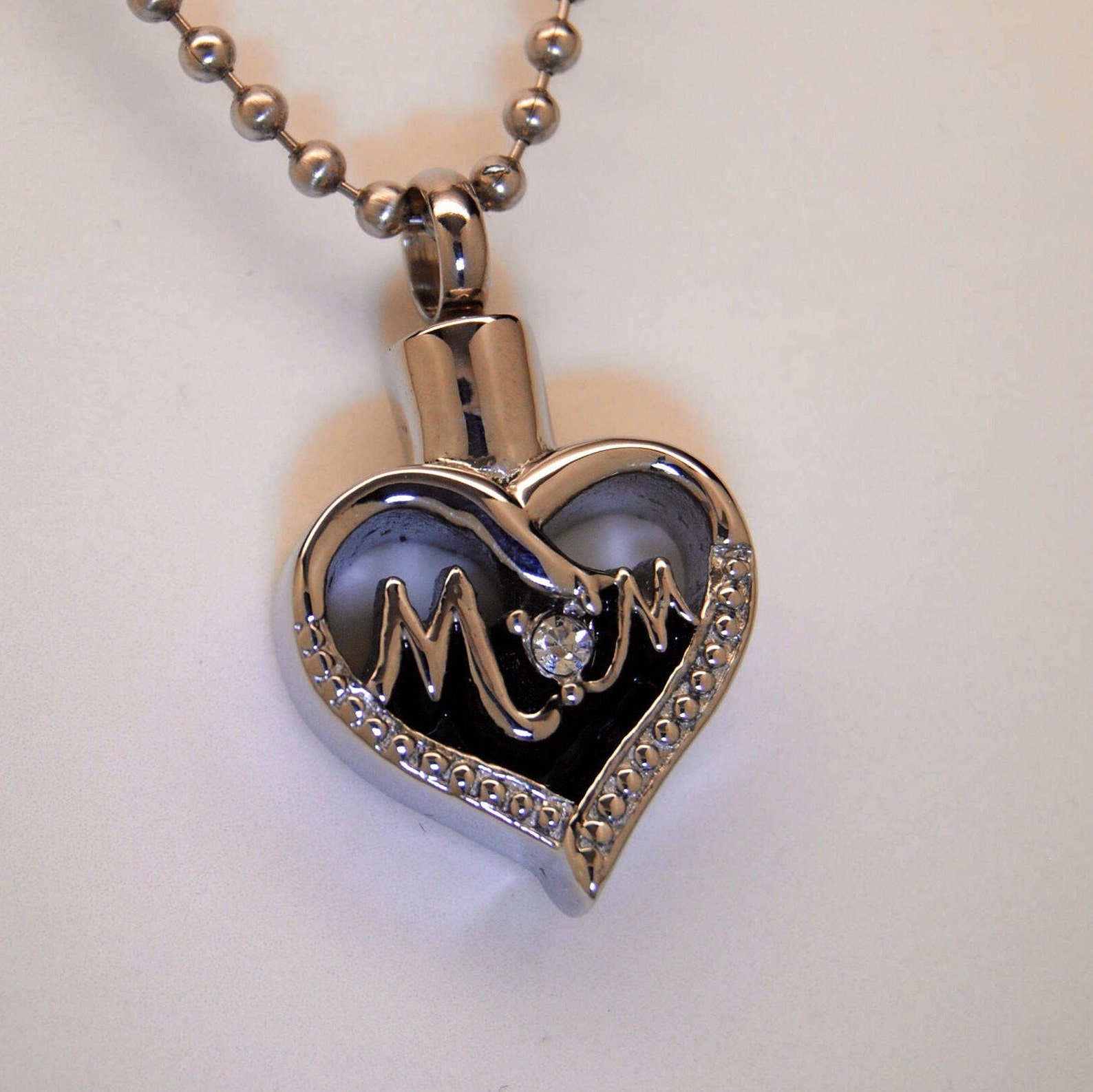Mom Cremation Urn Necklace Mom Ashes Keepsake Memorial Jewelry Etsy mom-cremation-urn-necklace-mom-ashes-keepsake-memorial-jewelry-etsy