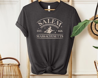 Salem Massachusetts Witch T-Shirt: Spooky Halloween Party Shirt
