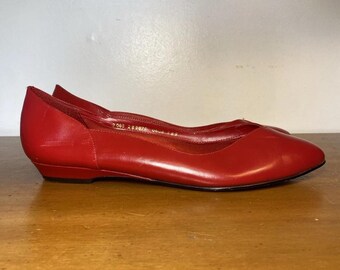Vintage Sabre Women's Size 8.5 Flats Shoes Red Leather Office Colorful Retro