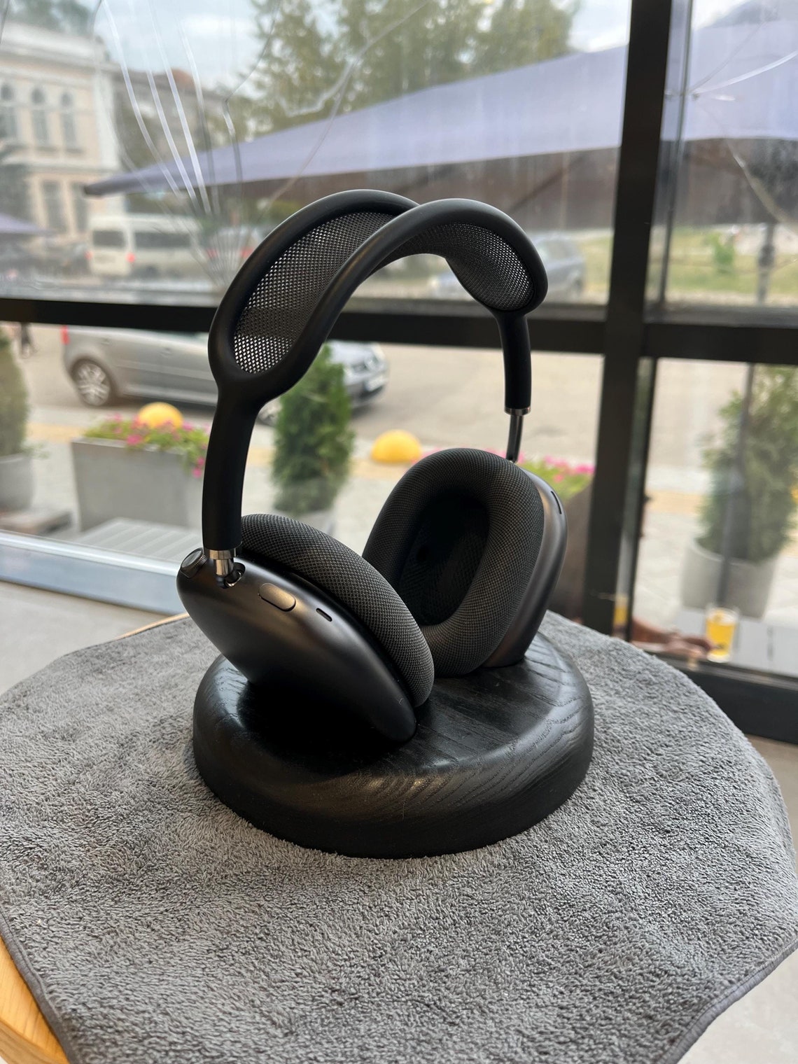 Black Airpods Max Charging Stand Designed Specifically for Your Airpods