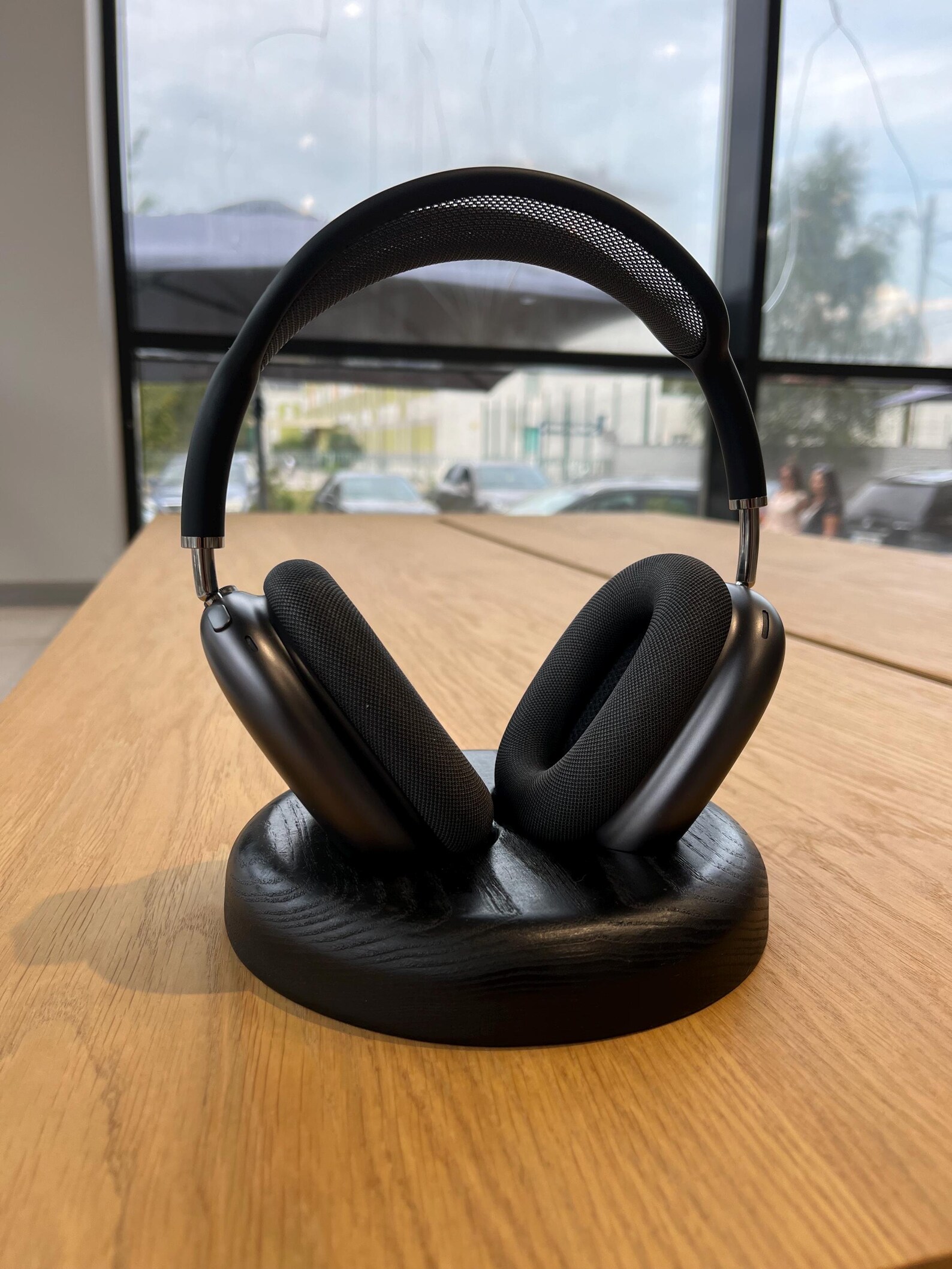 Black Airpods Max Charging Stand Designed Specifically for Your Airpods