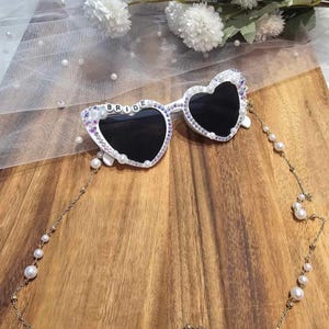 Óculos de sol personalizados para noivas Óculos de sol personalizados para noivas com pérolas e strass Óculos de sol para noivas. Óculos de sol para noivas Óculos de sol para chá de panela