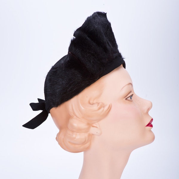 30s/40s sombrero - fieltro negro y piel - Fascinator estructural - la Vogue San Antonio