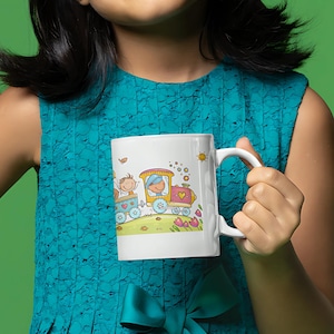 Kinder Tasse mit Zug, fröhliches Lokomotive-Motiv, Geschenk für Kinder, weiß glänzend, 330 ml, Panoramatasse mit großem Motiv