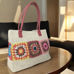 Regalo per la festa della mamma, borsa tote lavorata a maglia fatta a mano, borsa da spiaggia in rafia chic, autentica borsa tote all'uncinetto con manici in pelle, borsa in filato di carta fatta a mano