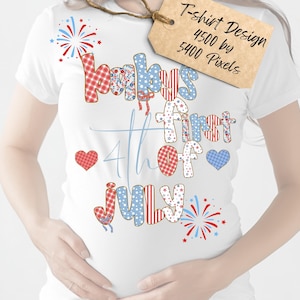 Enceinte et 4 juillet PNG, chemise de grossesse 4 juillet, conception de t-shirt bébé, rouge blanc bleu PNG imprimable, fille femmes Amérique patriotique