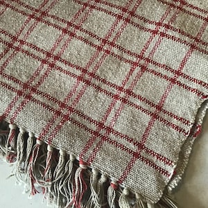Nappe tissée primitive rustique en coton de différentes tailles à carreaux gris rouille