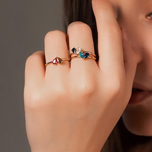 Guld Födelsestensring Personlig Ring Stapelbar CZ-ring Minimalistiska Smycken Du och Jag Anpassad Toi et Moi Ädelstensring Päronslipad Smaragdring
