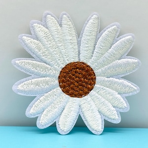 Daisy Iron on Patch 2.4&quot; Embroidered Daisy Patch Flower Patch
