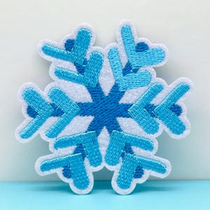 Schneeflocke Aufnäher 2.5 "Gestickt Blau Schneeflocke Patch Schneeflocke Applikation Gefrorene Patch Elsa Schneeflocke Patch