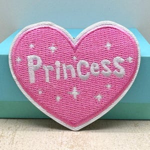 Prinses opstrijkbare patch 2,5" roze hart opstrijkbare patch hart patch prinses volledig geborduurde patch prinses opstrijkbare patch prinses stoffen