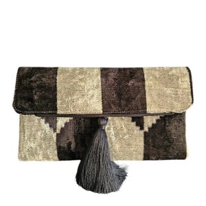Clutch Velvetica, Cartera de terciopelo de seda Ikat, Bolso estilo bohemio, Monedero de noche, Bolso de hombro hecho a mano CLUTCH VELVET CV17